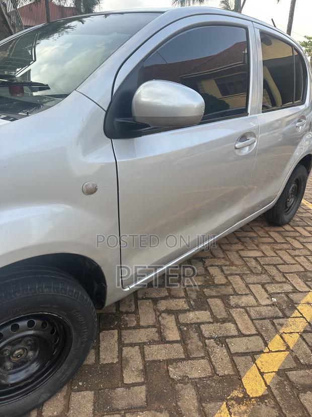 Toyota Passo 2010 Silver