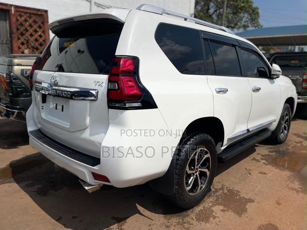Toyota Land Cruiser Prado 2014 White