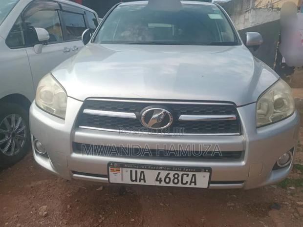 Toyota RAV4 2010 Silver