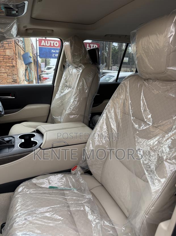 Toyota Land Cruiser LC300 2024 Black