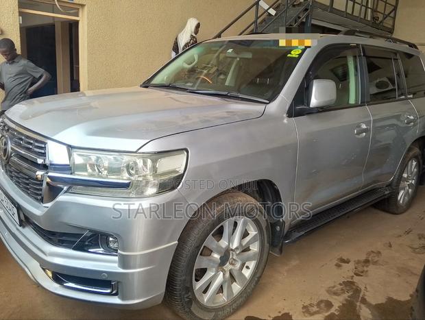 Toyota Land Cruiser 2017 Silver