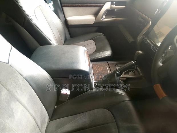 Toyota Land Cruiser 2017 Silver