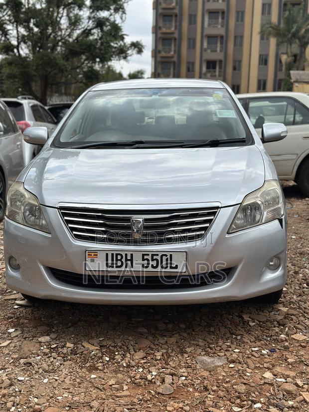 Toyota Premio 2010 Silver