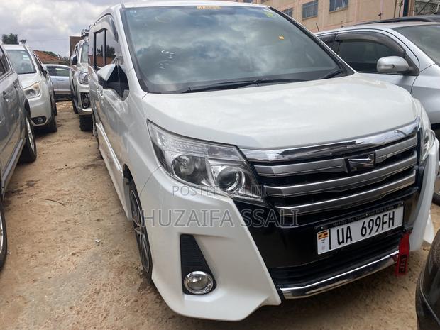 Toyota Noah 2020 White
