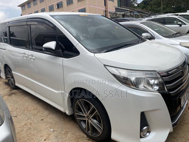 Toyota Noah 2020 White