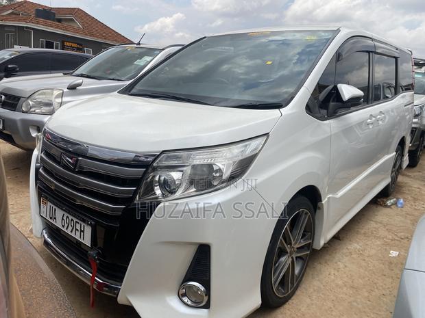 Toyota Noah 2020 White
