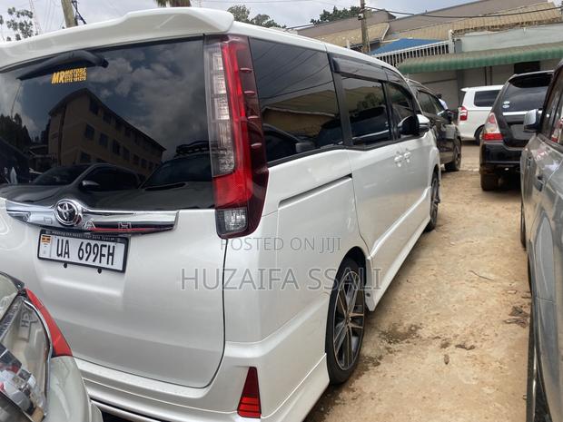 Toyota Noah 2020 White
