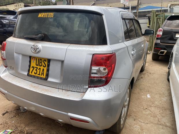 Toyota IST 2010 Silver