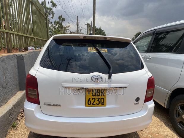 Toyota Corolla Fielder 2010 White