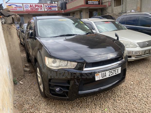 Mitsubishi Outlander 2012 Black