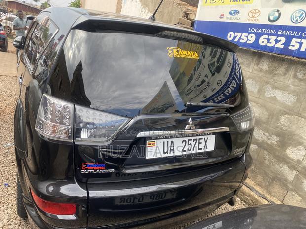 Mitsubishi Outlander 2012 Black