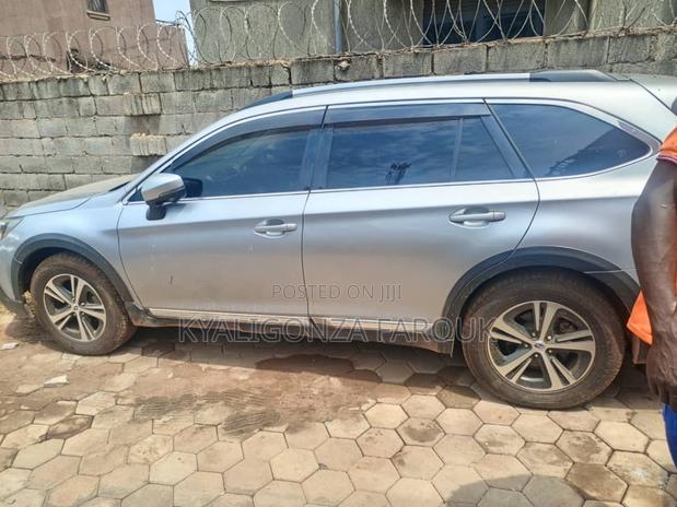 Subaru Legacy 2017 Gray