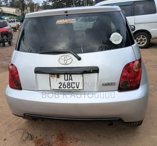Toyota IST 2005 Silver