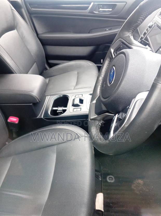 Subaru Outback 2018 Black