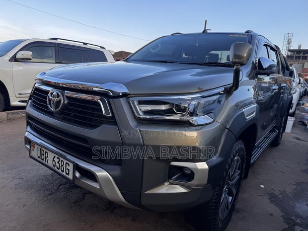 Toyota Hilux 2018 Gray