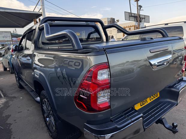 Toyota Hilux 2018 Gray