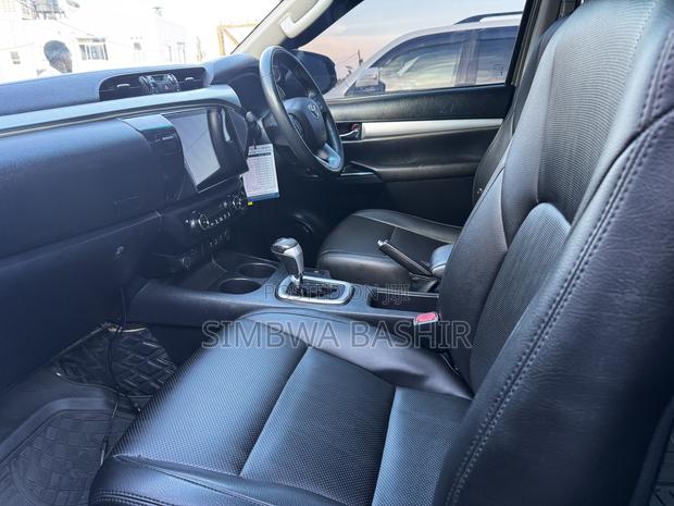 Toyota Hilux 2018 Gray