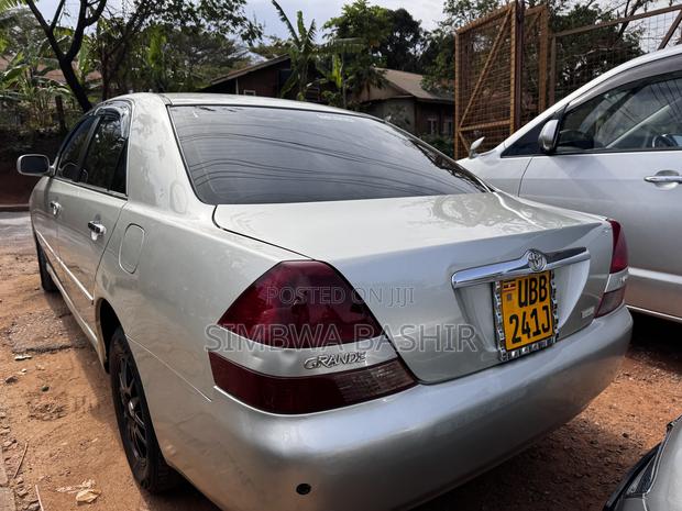 Toyota Mark II 2003 Silver