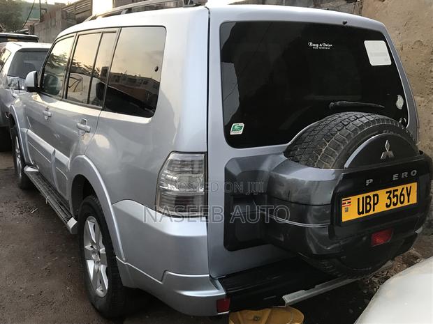 Mitsubishi Pajero 3.0 2010 Silver