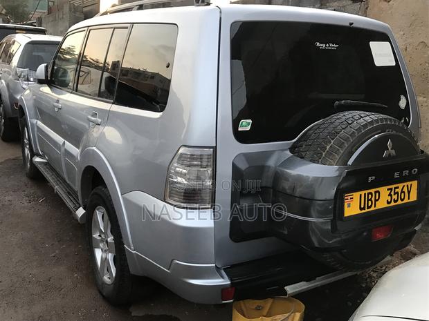 Mitsubishi Pajero 3.0 2010 Silver