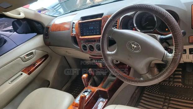 Toyota Hilux 2013 Black