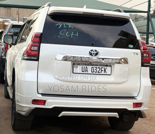 Toyota Land Cruiser Prado 2.8 2018 White