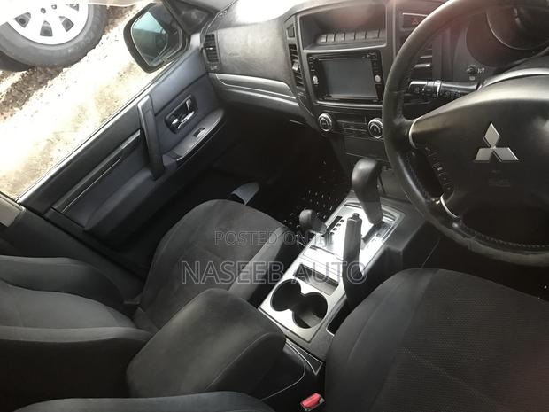 Mitsubishi Pajero 2009 White
