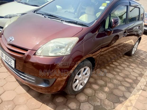 Toyota Passo Sette 2011 Brown