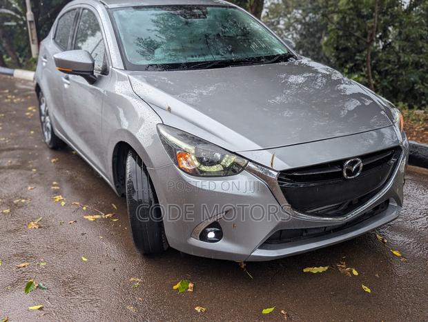 Mazda 2 2017 Gray