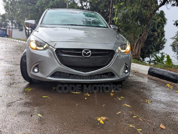 Mazda 2 2017 Gray