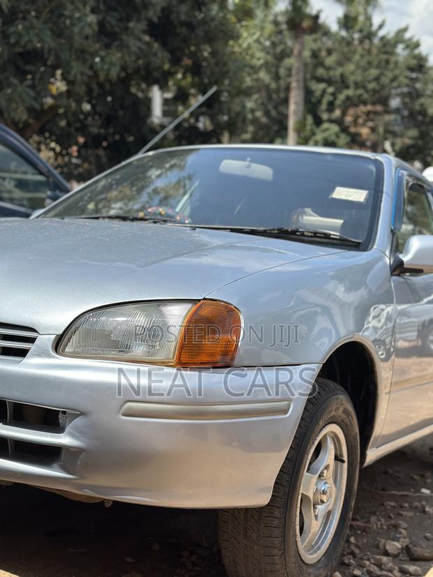 Toyota Starlet 1999 Silver