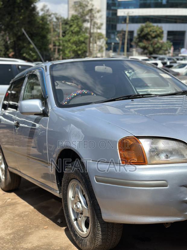 Toyota Starlet 1999 Silver