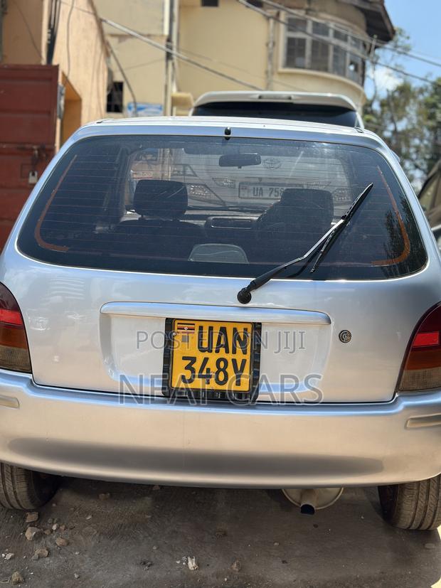 Toyota Starlet 1999 Silver