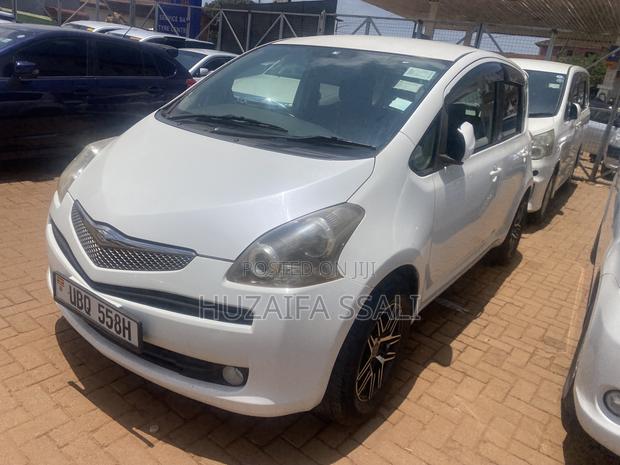 Toyota Ractis 2010 White