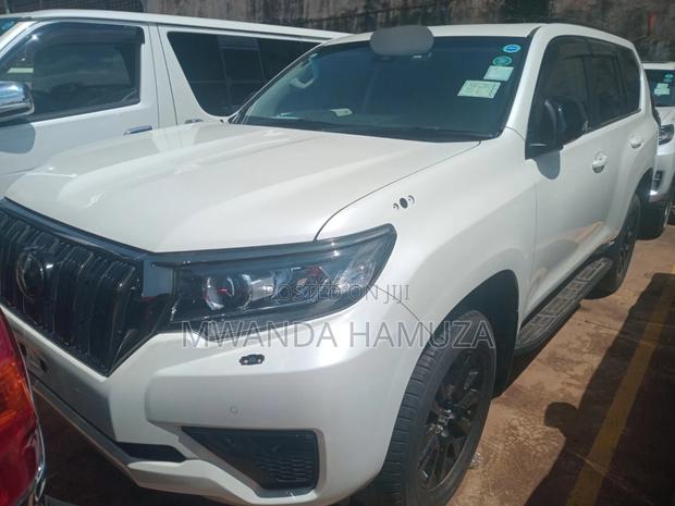 Toyota Land Cruiser Prado 2021 White