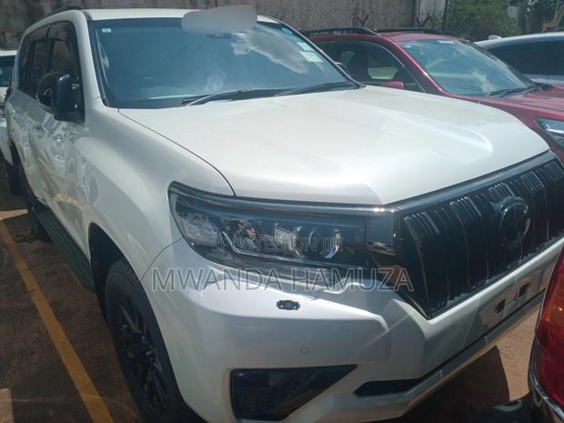 Toyota Land Cruiser Prado 2021 White