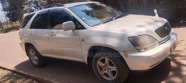 Toyota Harrier 2002 White