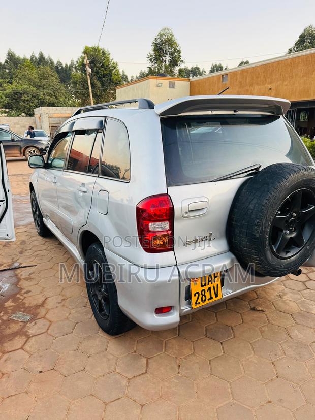 Toyota RAV4 Automatic 2002 Silver