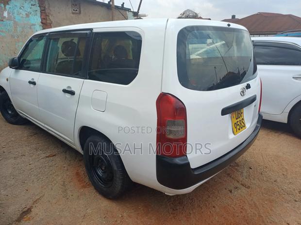Toyota Probox 2005 White