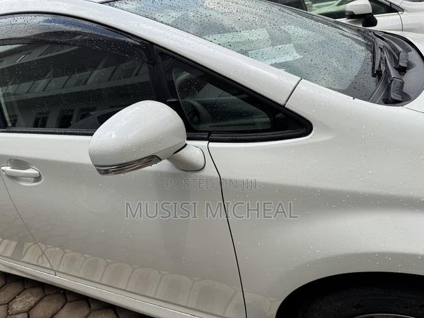 Toyota Wish 2013