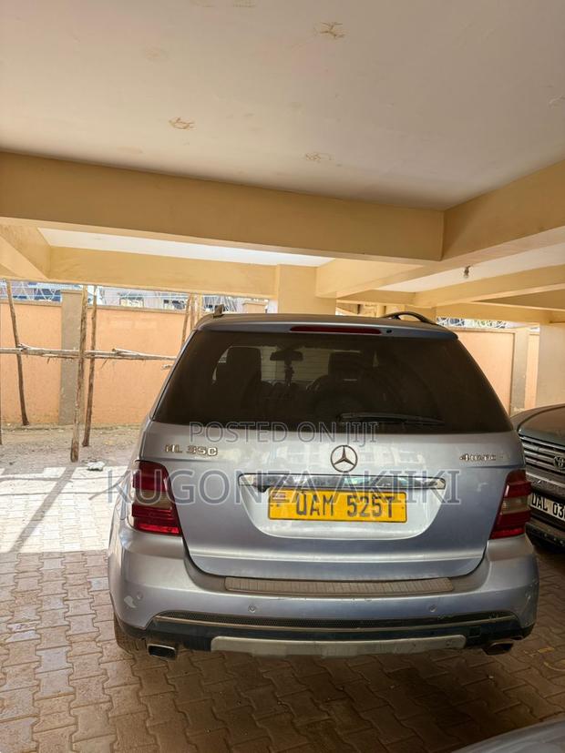 Mercedes-Benz CL 2008 Blue