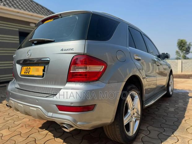 Mercedes-Benz M Class 2011 Silver