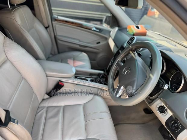 Mercedes-Benz M Class 2011 Silver