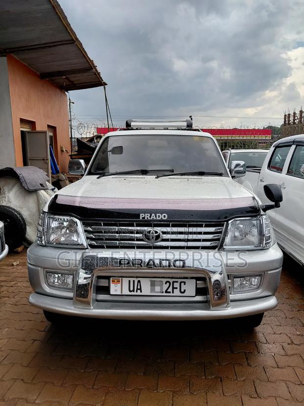Toyota Land Cruiser Prado 2.7 5dr 2002 White