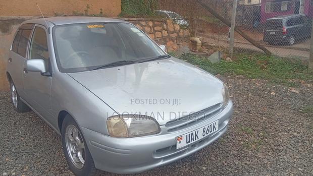 Toyota Starlet 1999 Silver