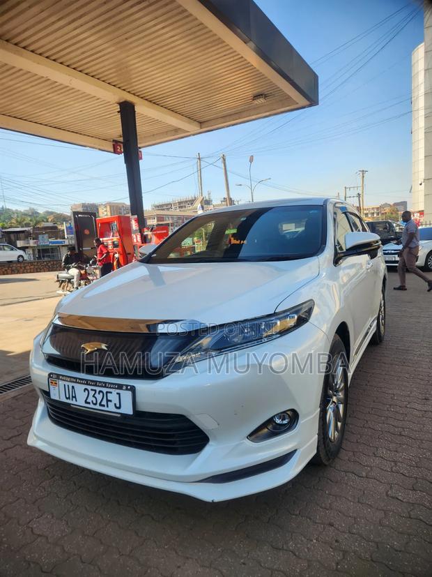 Toyota Harrier 2.0 2016 White