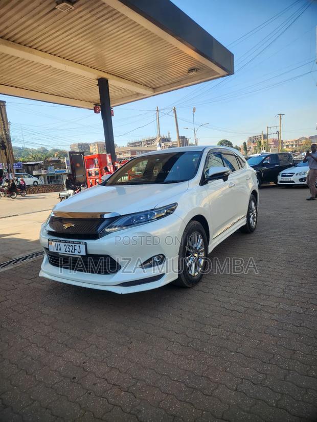 Toyota Harrier 2.0 2016 White