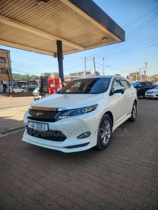 Toyota Harrier 2.0 2016 White