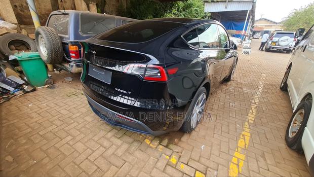 New Tesla Model Y Performance 2024 Black
