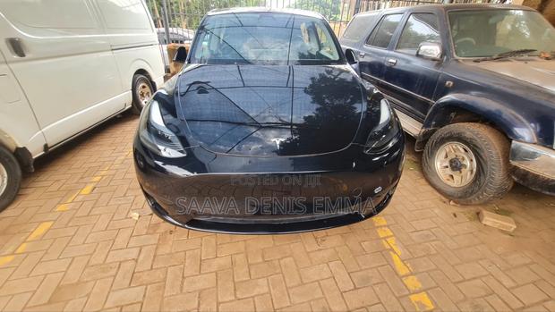 New Tesla Model Y Performance 2024 Black